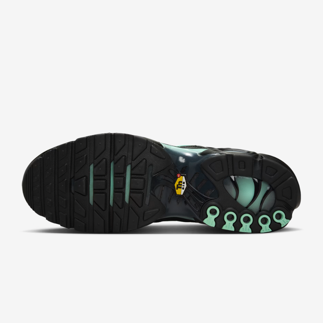 NK AIR MAX PLUS TN BLACK MINT GREEN