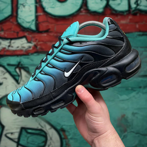 NK AIR MAX PLUS TN BLACK AQUA